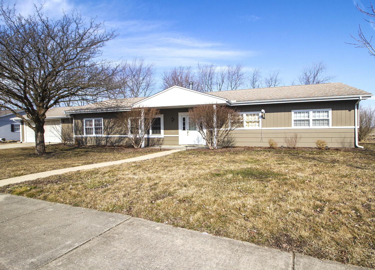 103 Sun Street Cabery, IL 60919 - Photo 2 of 2 a front view of a house with a yard