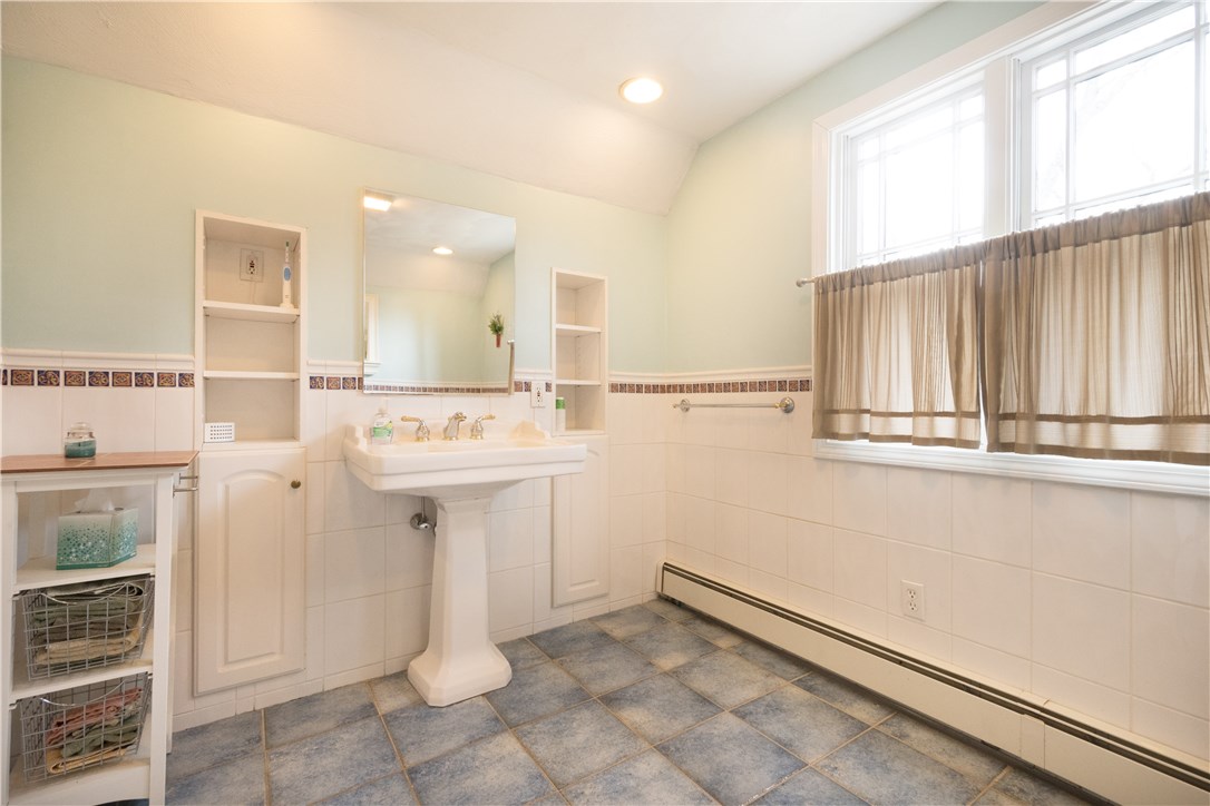 111 Westwind Road South Kingstown, RI 02879 - Photo 14 of 27
