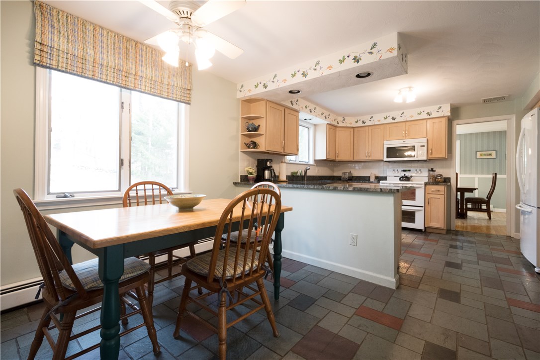 111 Westwind Road South Kingstown, RI 02879 - Photo 4 of 27