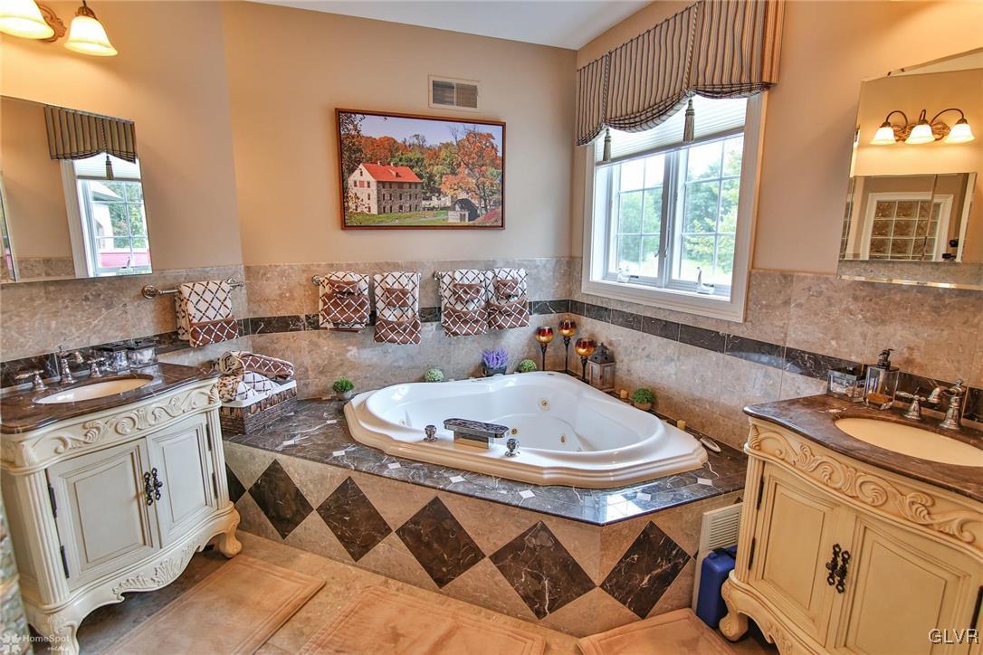 2009 Velvet Trail Hellertown, PA 18055 - Photo 18 of 49