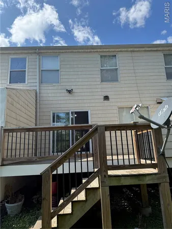 $125,000 | 305 Sturbridge Village Drive, Hazelwood, MO 63042