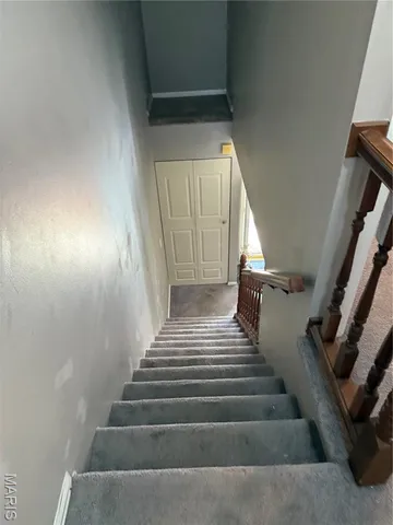 $140,000 | 305 Sturbridge Village Drive, Hazelwood, MO 63042