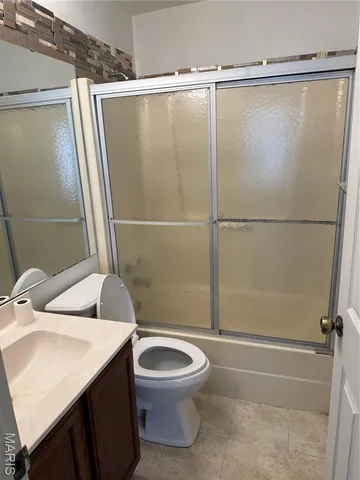 $140,000 | 305 Sturbridge Village Drive, Hazelwood, MO 63042