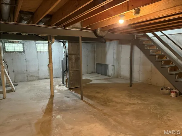 $125,000 | 305 Sturbridge Village Drive, Hazelwood, MO 63042