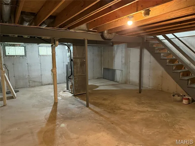 $140,000 | 305 Sturbridge Village Drive, Hazelwood, MO 63042