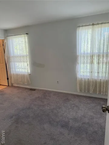 $140,000 | 305 Sturbridge Village Drive, Hazelwood, MO 63042