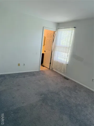 $140,000 | 305 Sturbridge Village Drive, Hazelwood, MO 63042