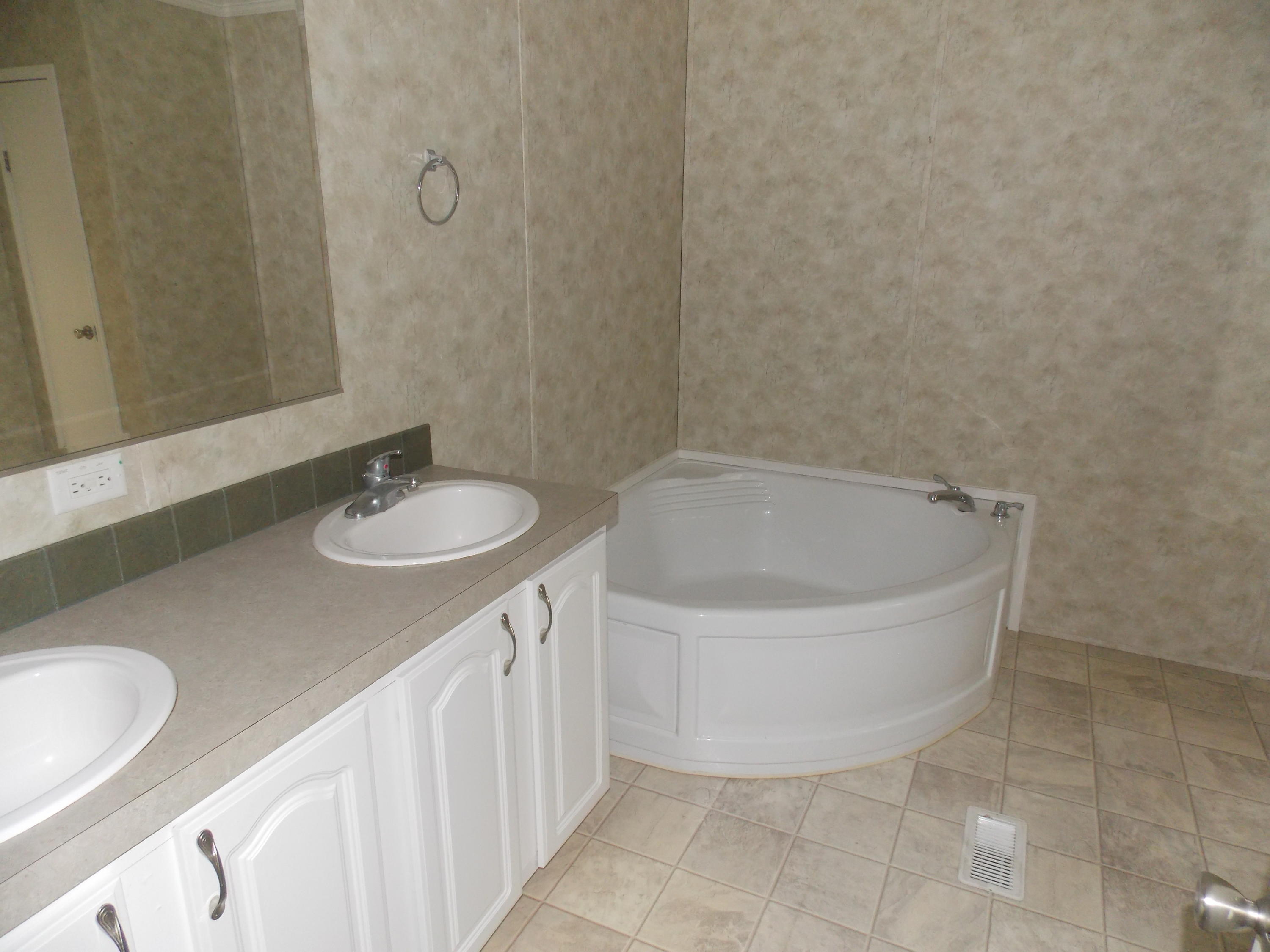 1462 Second Texas Road St. George, SC 29477 - Photo 8 of 22 1462 m-bath