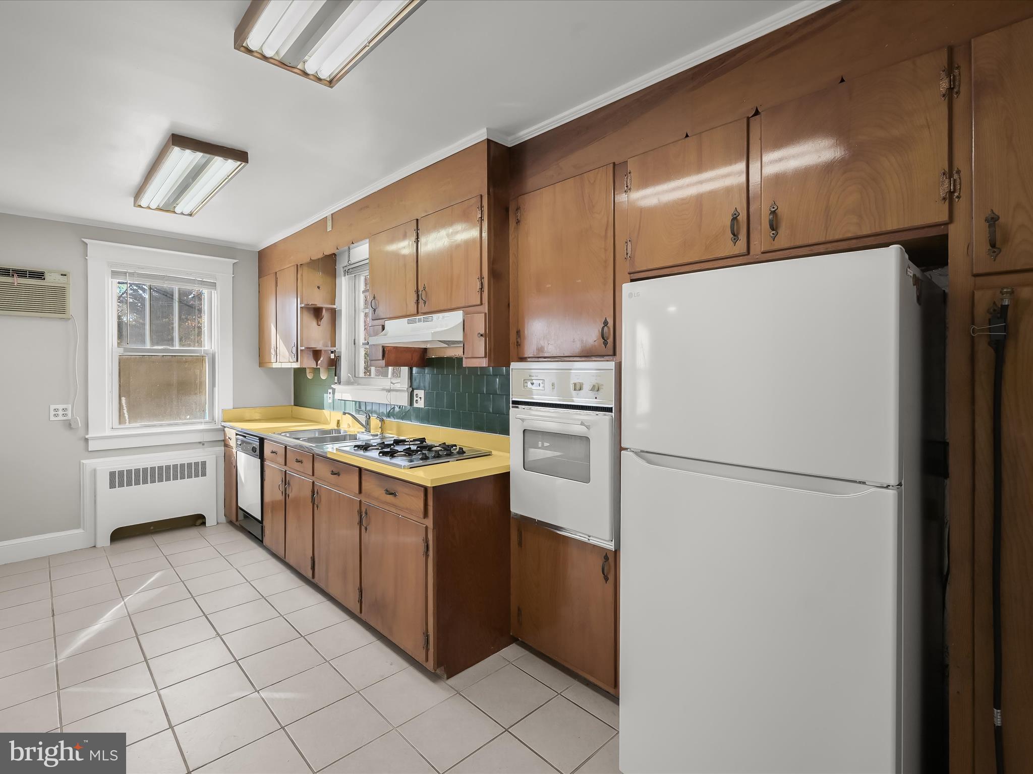 24600 Woodfield Road Damascus, MD 20872 - Photo 25 of 60 Kitchen