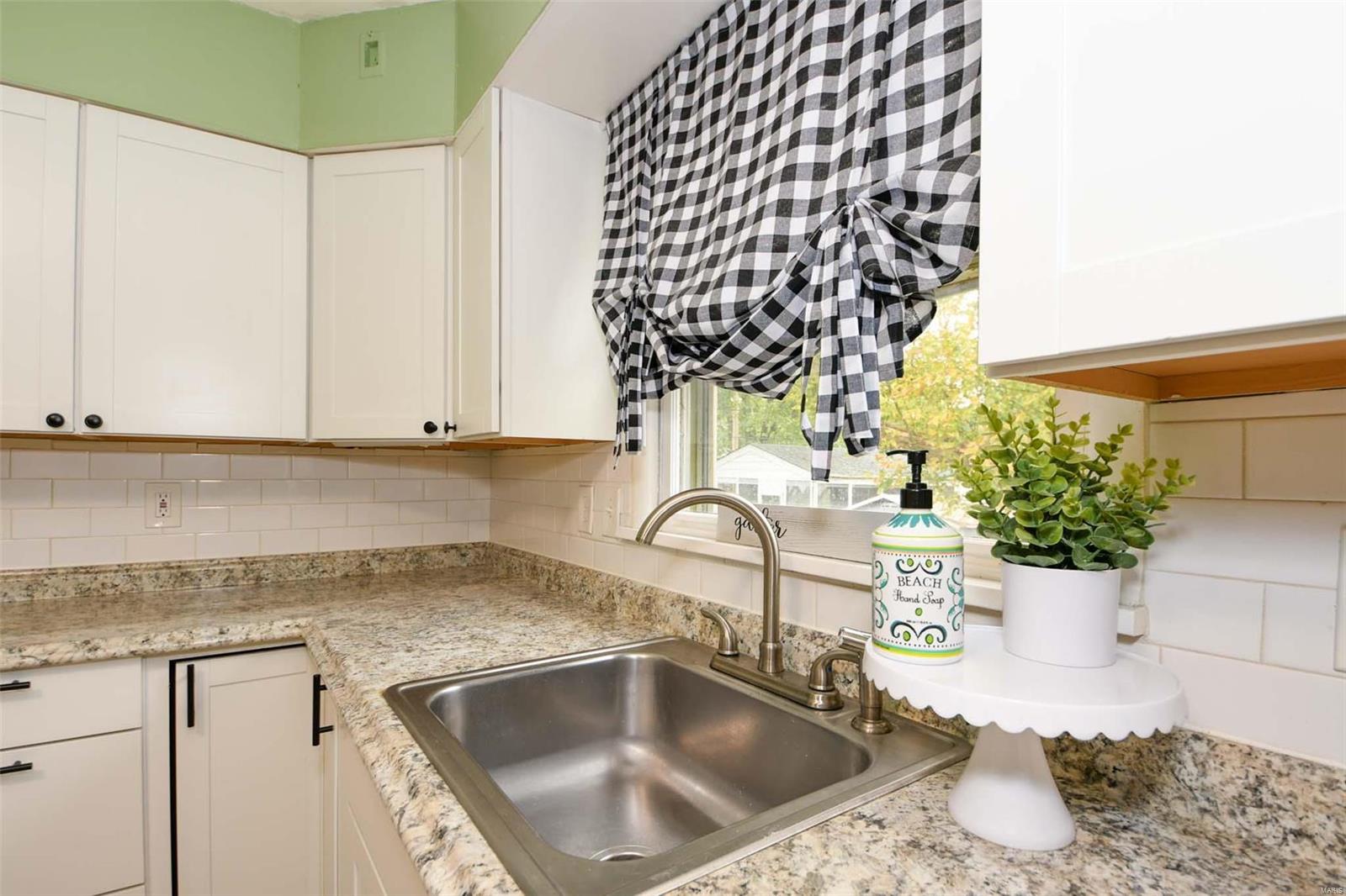 3539 Adie Road St. Ann, MO 63074 - Photo 8 of 23 Gallery Image 8