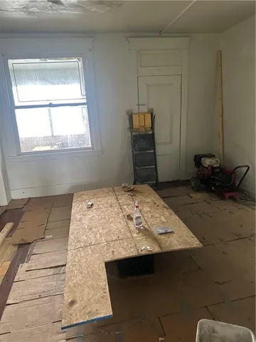 $94,995 | 436 Brownsville Road, Pittsburgh, PA 15210