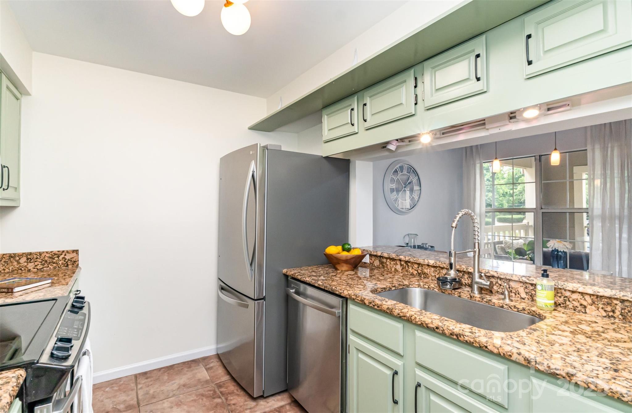 5011 Sharon Road, Unit B Charlotte, NC 28210 - Photo 6 of 24 Gallery Image 6
