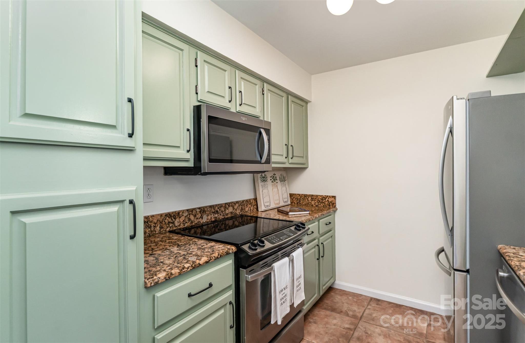5011 Sharon Road, Unit B Charlotte, NC 28210 - Photo 8 of 24 Gallery Image 8