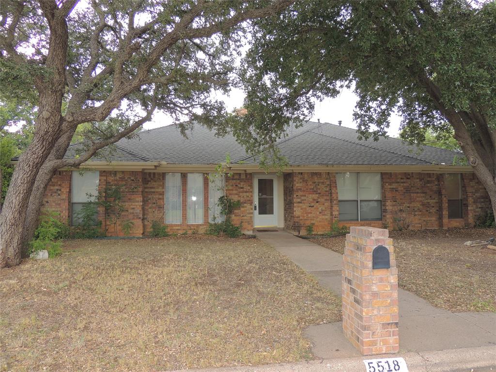 5518 Chimney Rock Road Abilene, TX 79606 - Photo 2 of 29 front view of a house with a yard