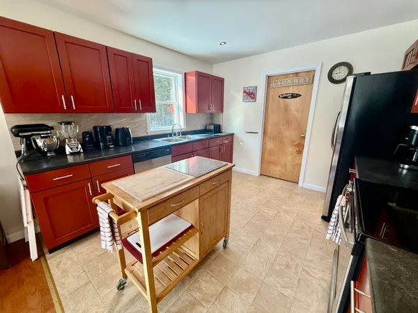 $1,250,000 | 24 Martins Lane, Glenburn, ME 04401