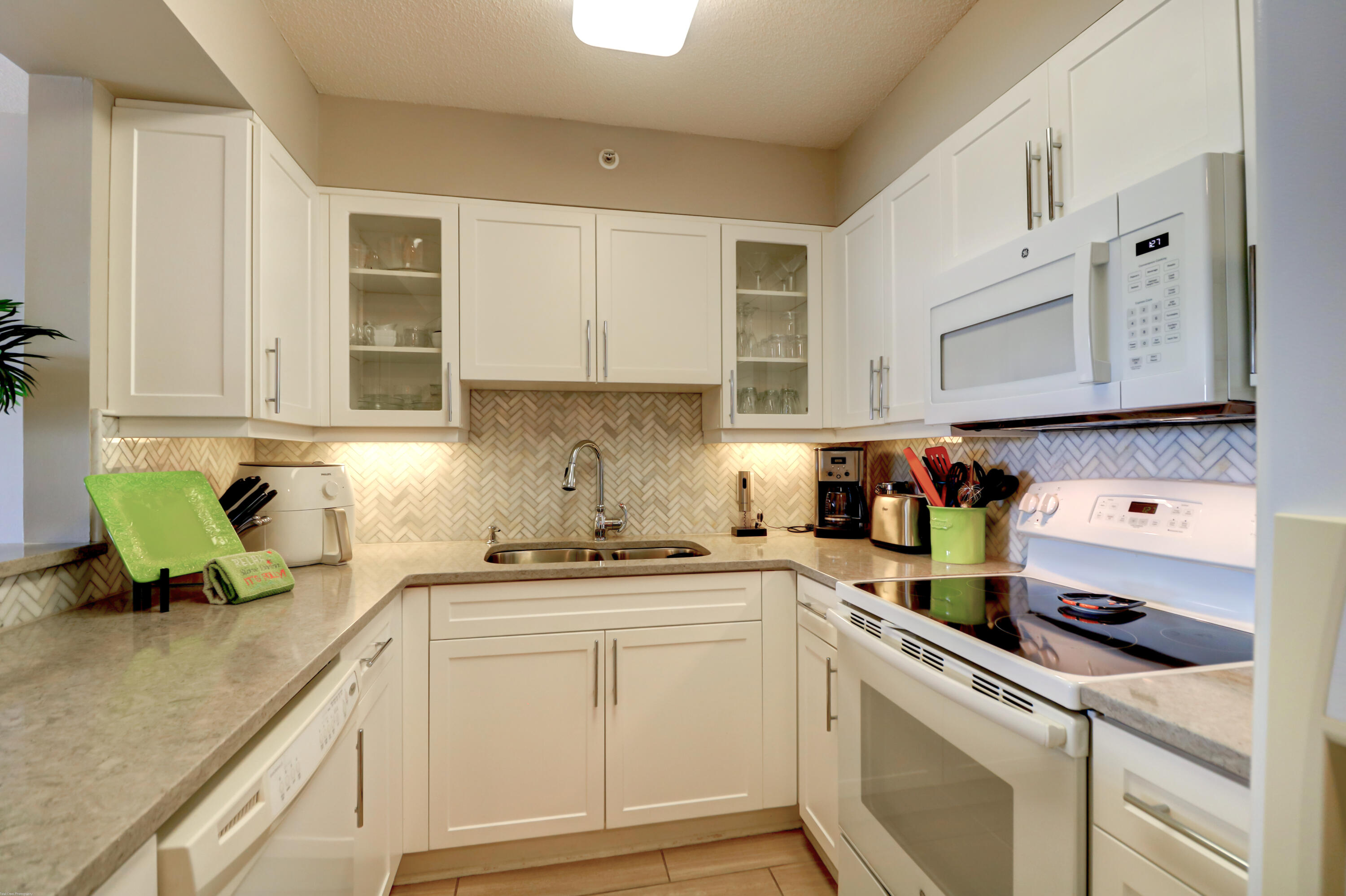 2395 Folly Road, Unit 2C Folly Beach, SC 29439 - Photo 6 of 64 2C Kitchen