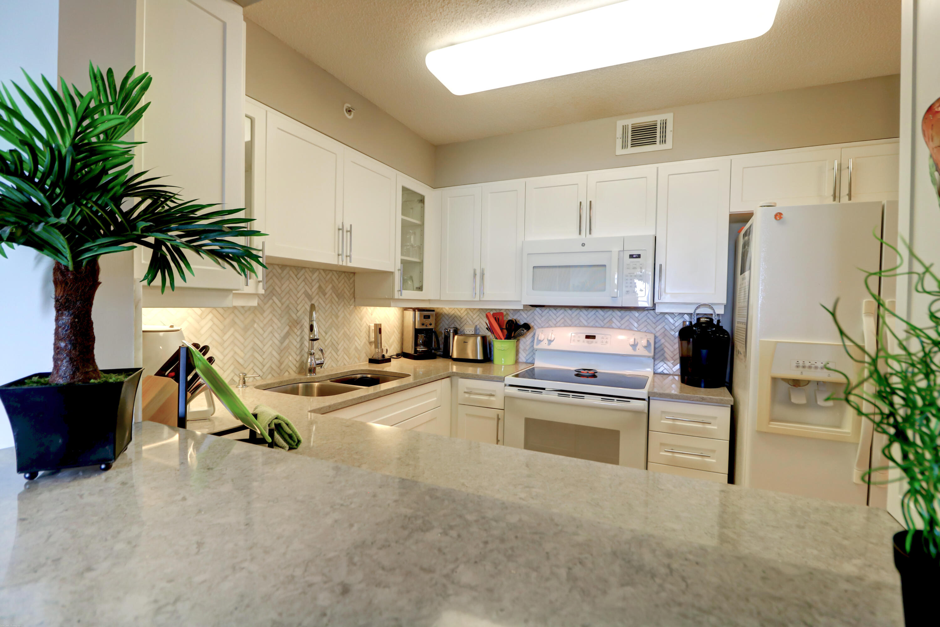 2395 Folly Road, Unit 2C Folly Beach, SC 29439 - Photo 7 of 64 2C Passthrough