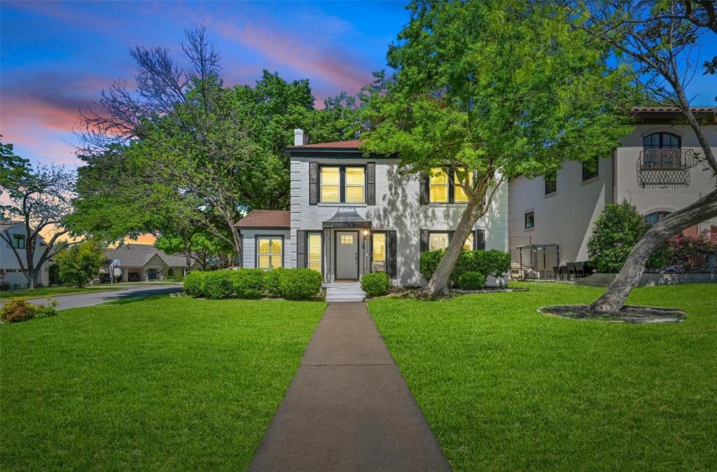 3736 Bellaire Dr North  