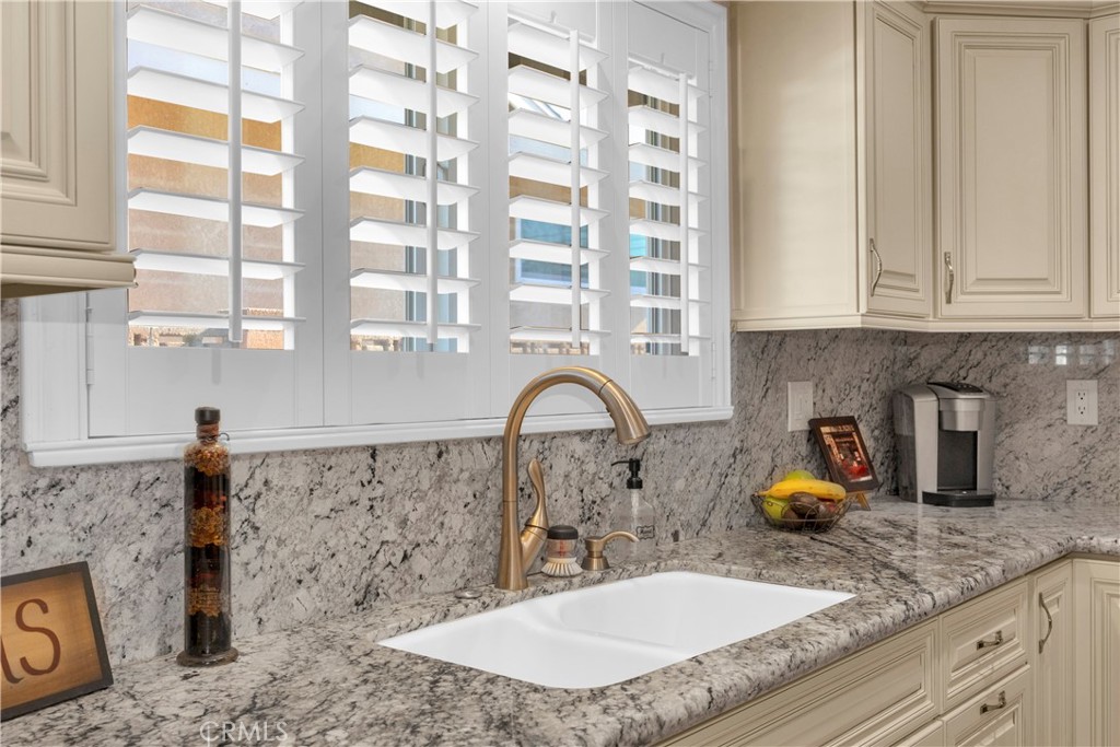 12111 Reagan Street Los Alamitos, CA 90720 - Photo 11 of 35