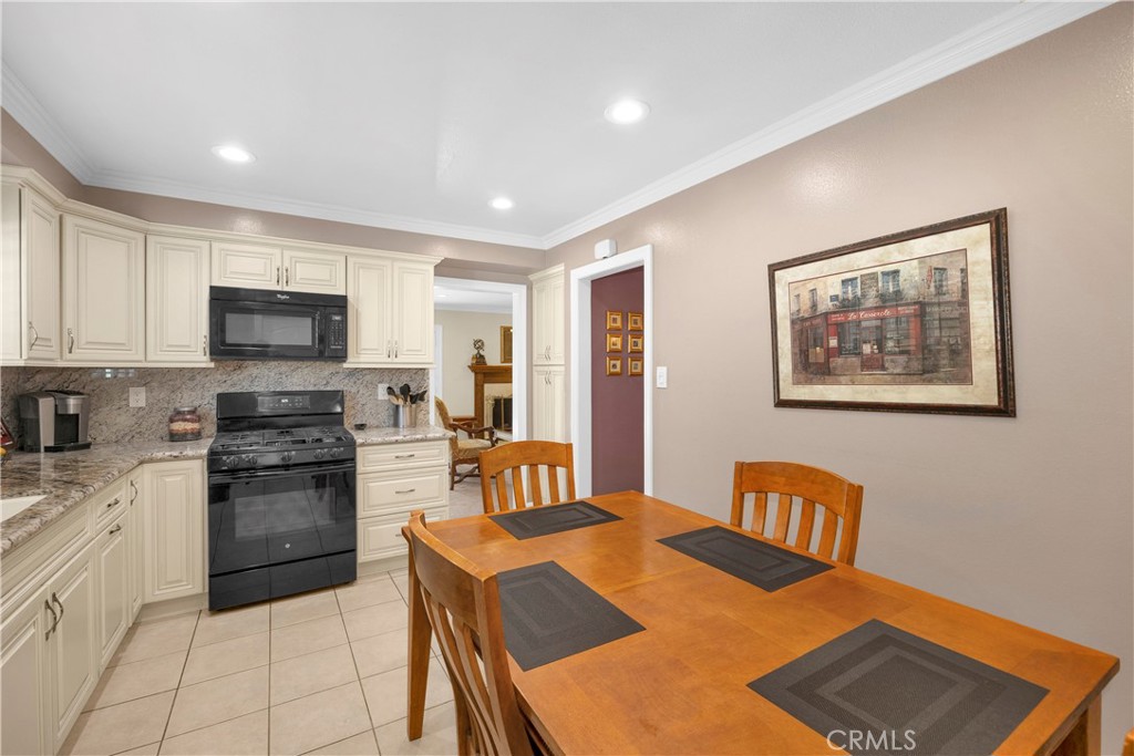 12111 Reagan Street Los Alamitos, CA 90720 - Photo 8 of 35