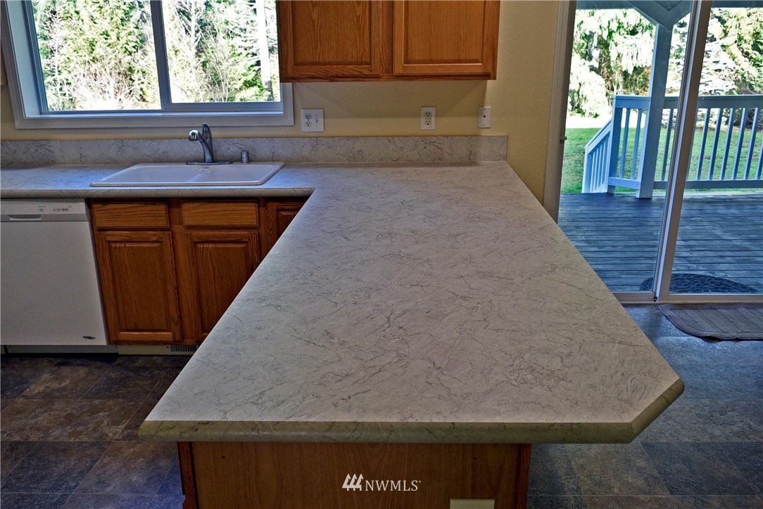 12831 Koeppen Road Southeast Rainier, WA 98576 - Photo 11 of 24 Gallery Image 11