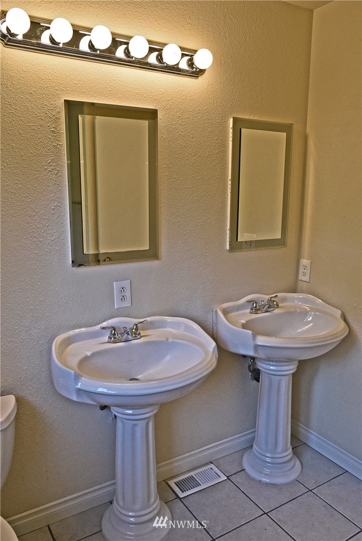 12831 Koeppen Road Southeast Rainier, WA 98576 - Photo 20 of 24 Gallery Image 20