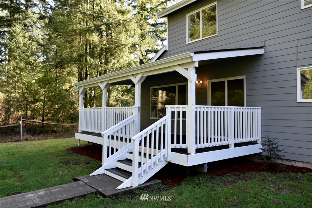 12831 Koeppen Road Southeast Rainier, WA 98576 - Photo 6 of 24 Gallery Image 6