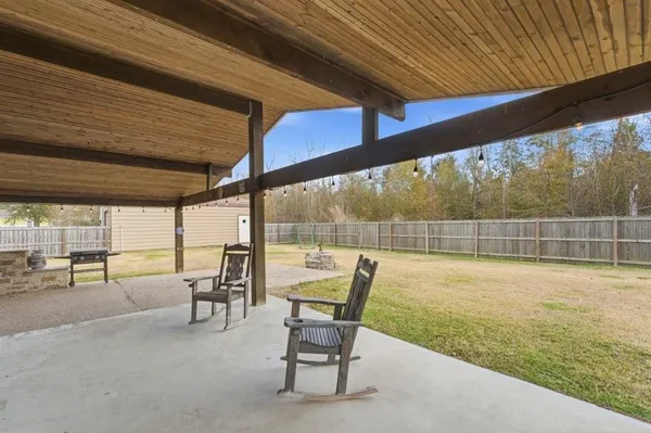 $279,000 | 2012 Jennifer Lane, Sulphur, LA 70665