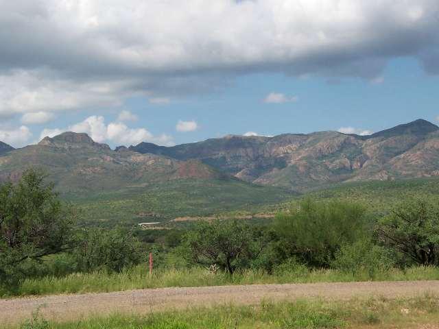 2035 Bowers Court Rio Rico, AZ 85648 - Photo 4 of 8