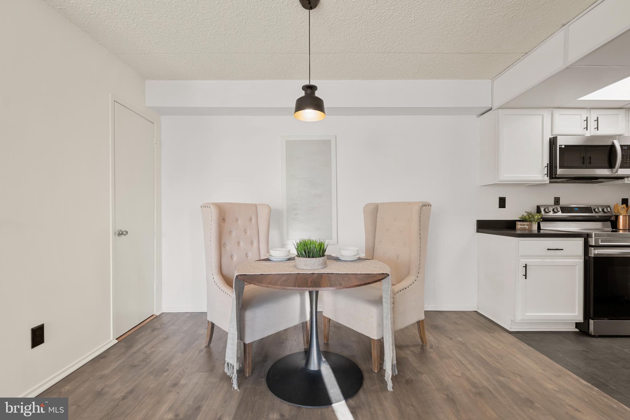 5911 Edsall Road, Unit 908 Alexandria, VA 22304 - Photo 7 of 24 Dining Area