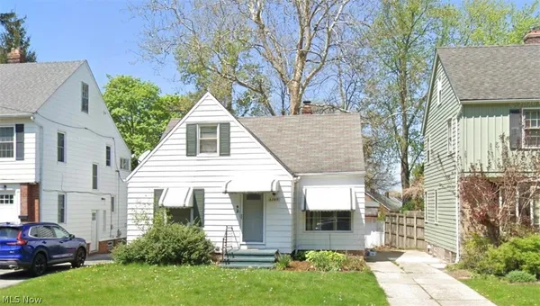 $1,695 | 3709 Woodridge Road, Cleveland Heights, OH 44121