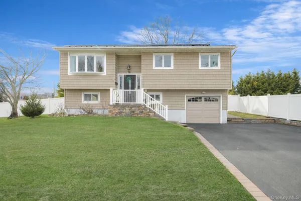 $739,000 | 70 Boulevard Avenue, West Islip, NY 11795