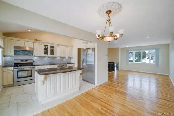 $739,000 | 70 Boulevard Avenue, West Islip, NY 11795