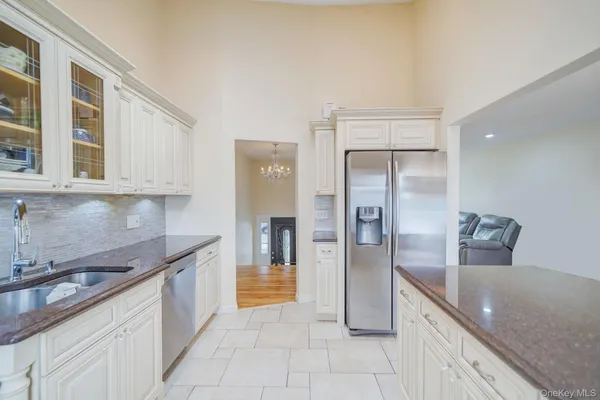 $739,000 | 70 Boulevard Avenue, West Islip, NY 11795