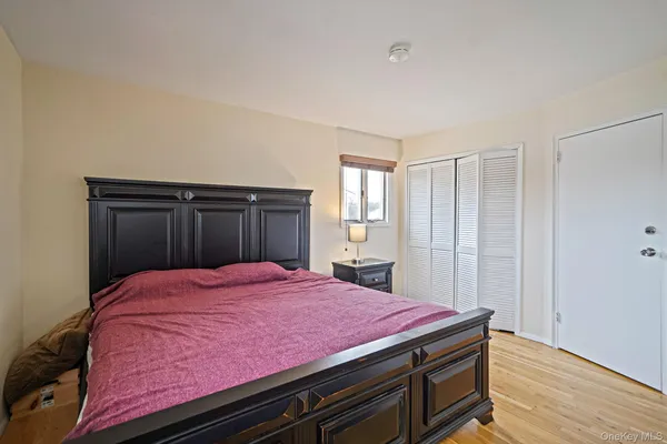 $739,000 | 70 Boulevard Avenue, West Islip, NY 11795