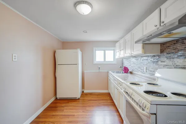 $739,000 | 70 Boulevard Avenue, West Islip, NY 11795