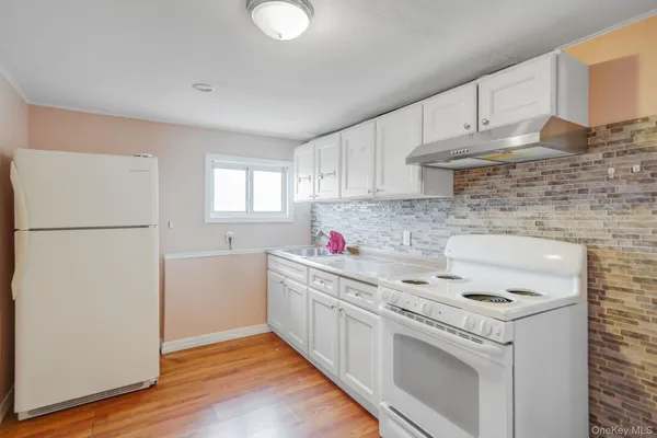 $739,000 | 70 Boulevard Avenue, West Islip, NY 11795