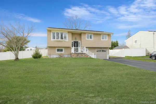 $739,000 | 70 Boulevard Avenue, West Islip, NY 11795