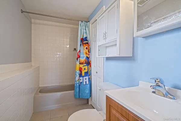 $739,000 | 70 Boulevard Avenue, West Islip, NY 11795