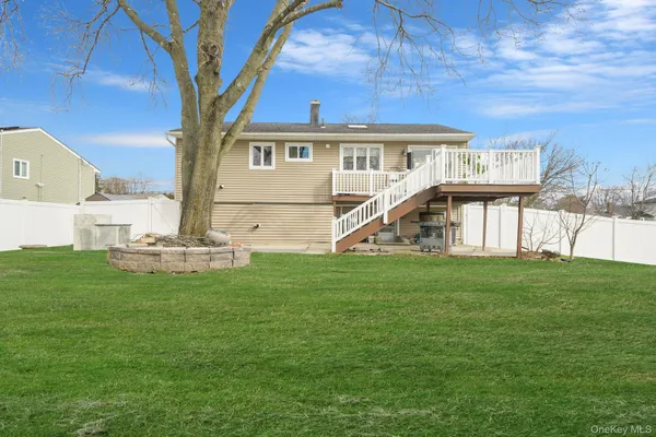 $739,000 | 70 Boulevard Avenue, West Islip, NY 11795