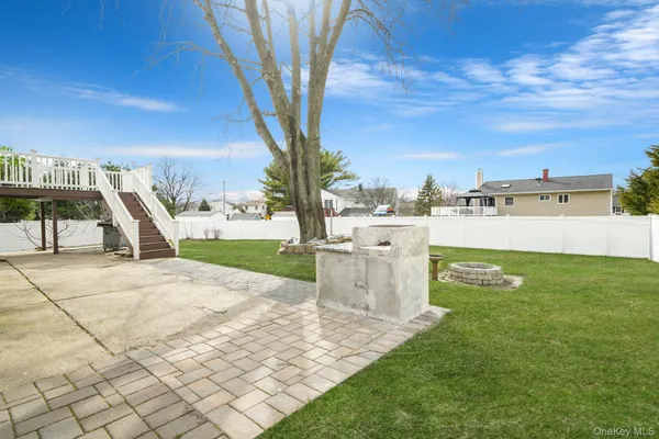 $739,000 | 70 Boulevard Avenue, West Islip, NY 11795