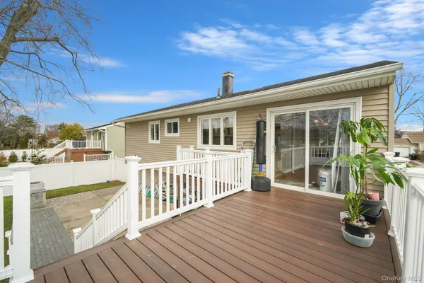 $739,000 | 70 Boulevard Avenue, West Islip, NY 11795