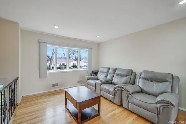 $739,000 | 70 Boulevard Avenue, West Islip, NY 11795