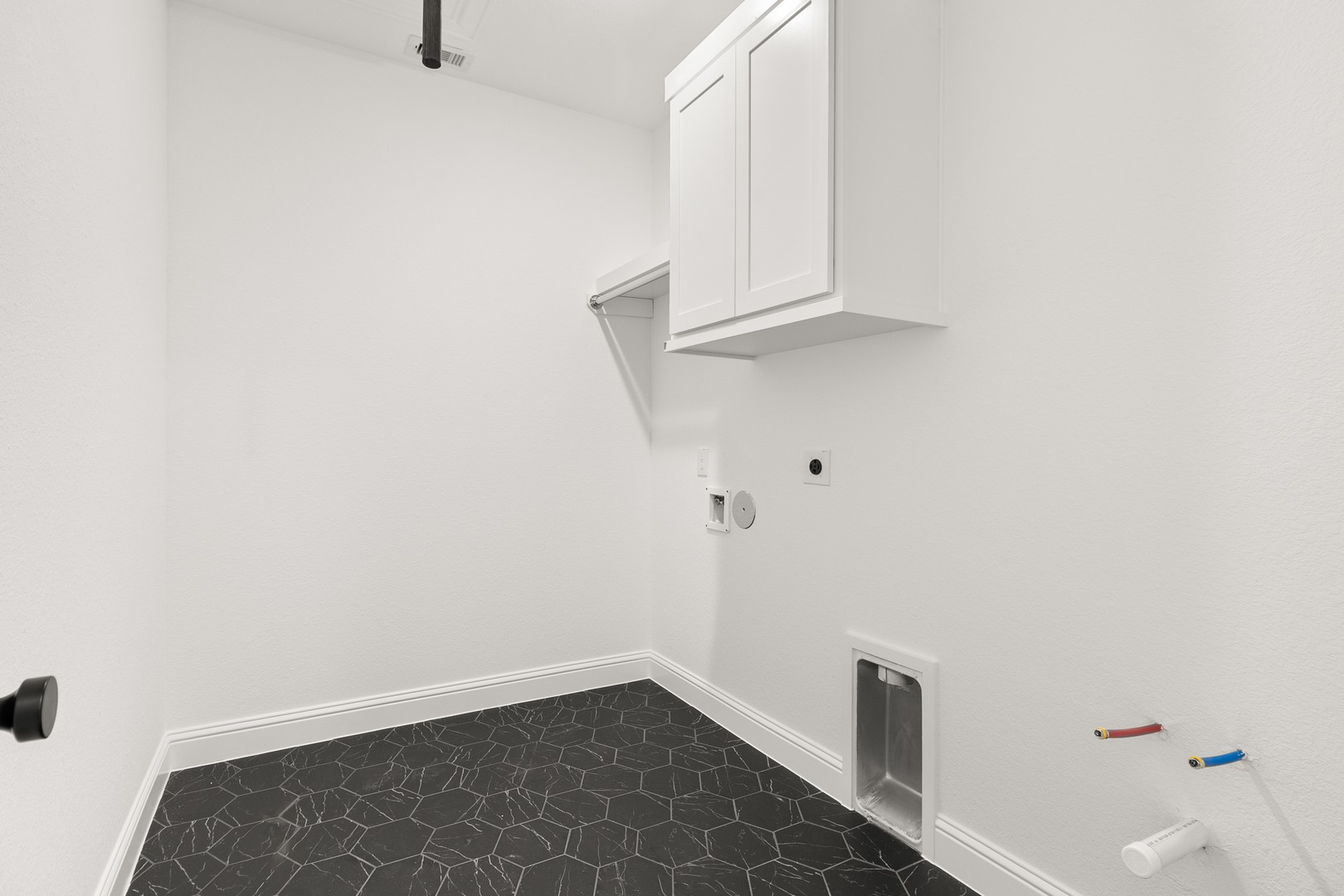 18815 Wild Raspberry Drive Hockley, TX 77447 - Photo 27 of 29 Laundry Room