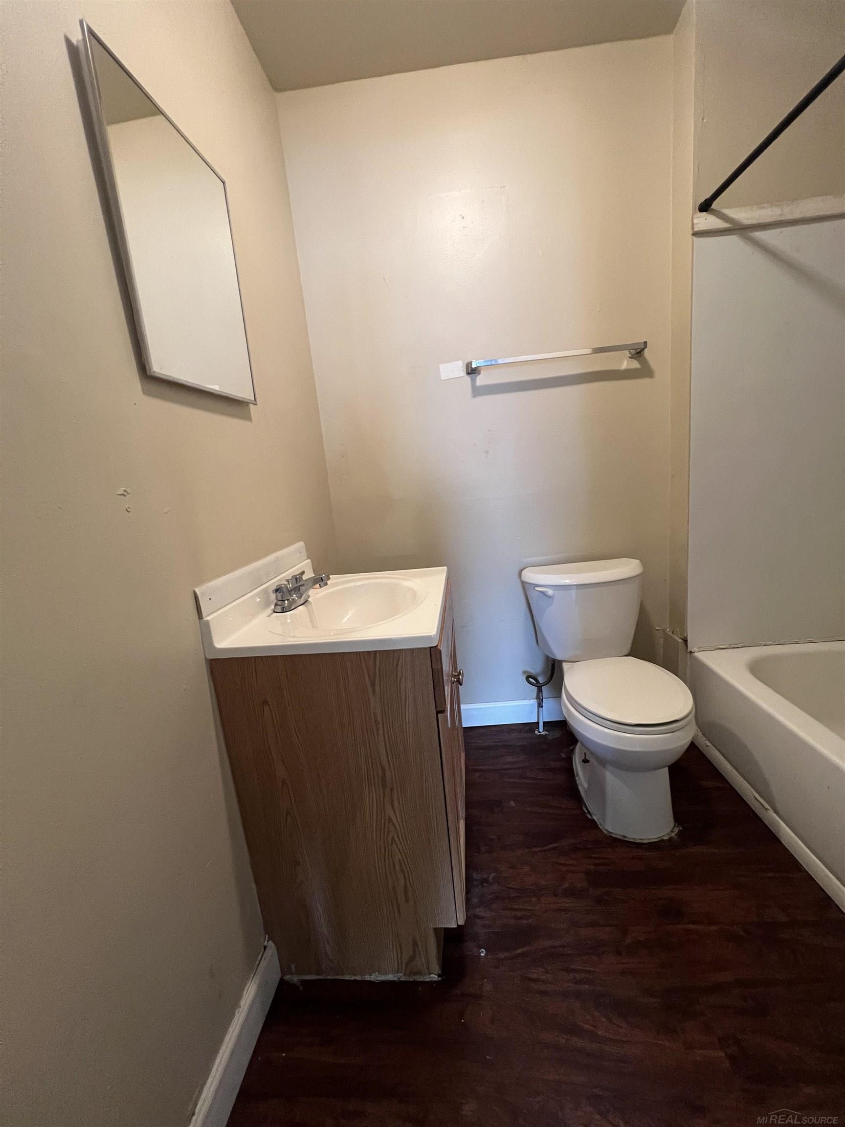 7215 Toepfer Road Warren, MI 48091 - Photo 8 of 13 50170746-2c38c7ec-b448-4abf-be7a-44d8090e2ffd.JPG