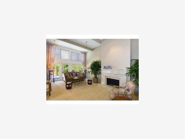 85 Sandra Road Hillsborough, CA 94010 - Photo 4 of 9