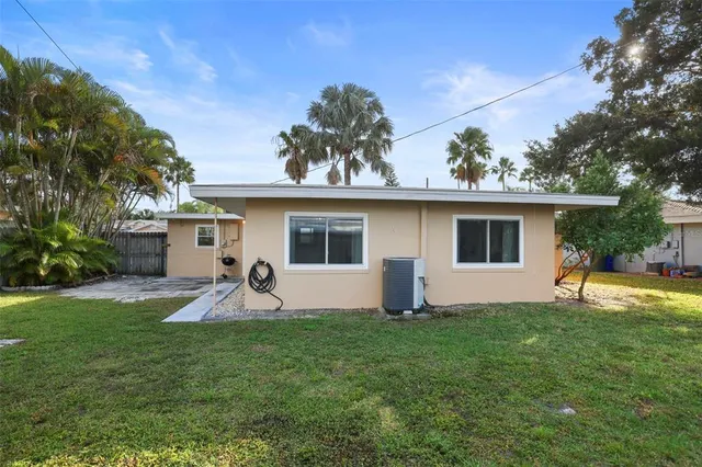 $425,000 | 560 Baywood Drive South, Dunedin, FL 34698
