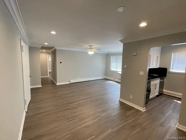 $2,895 | 91 South Clinton Avenue, Unit 8B, Bay Shore, NY 11706