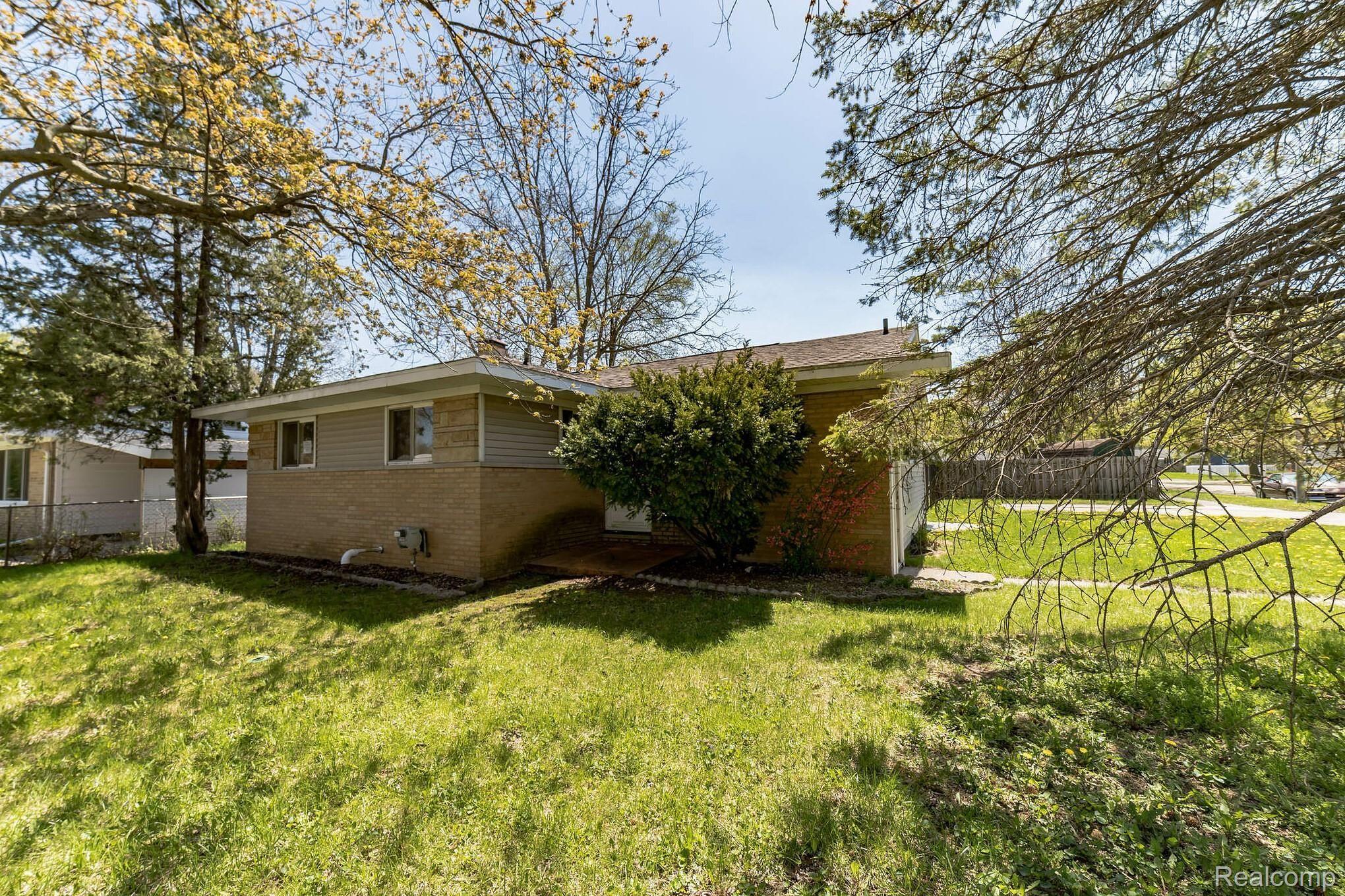 3309 Risdale Avenue Lansing, MI 48911 - Photo 3 of 31 2.JPG