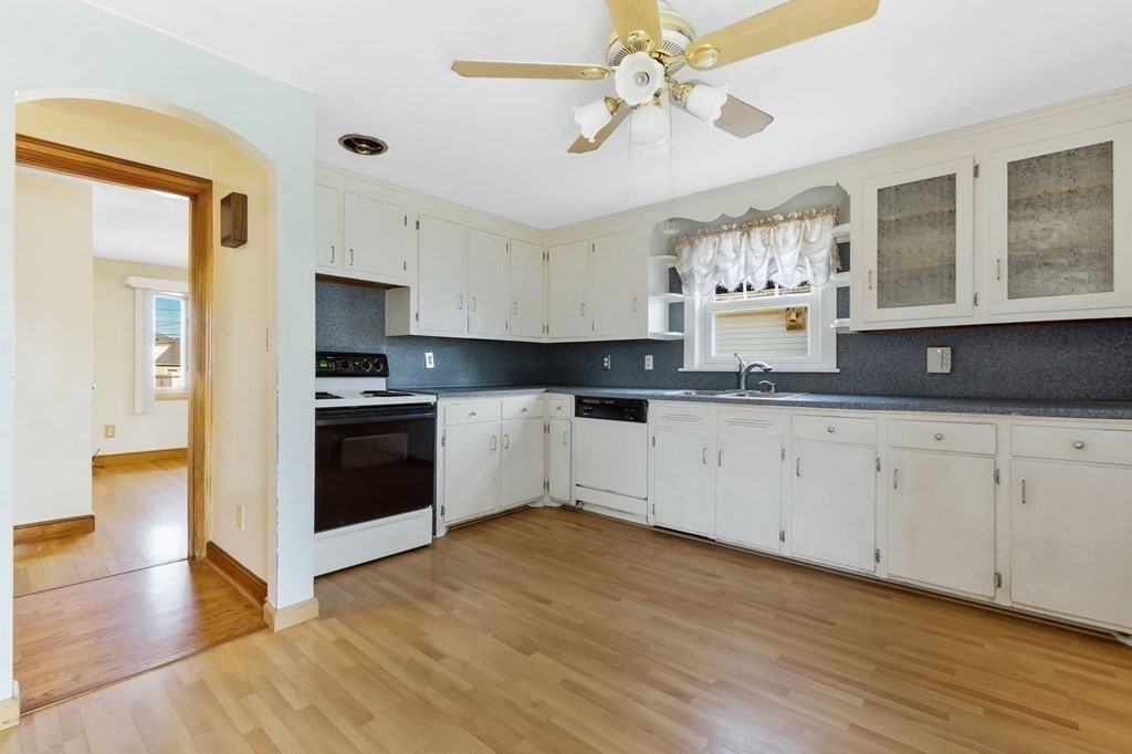 13 Albert Park Everett, MA 02149 - Photo 11 of 24